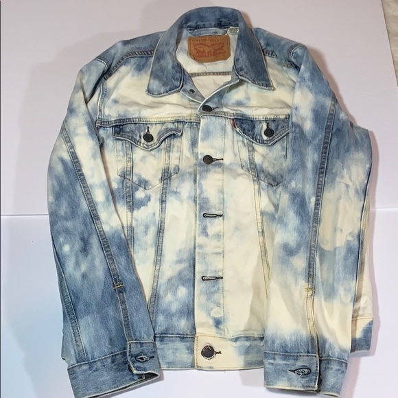 Levi's Other - Host Pick💕▶️Levi’s◀️ bleached out Jean Jacket